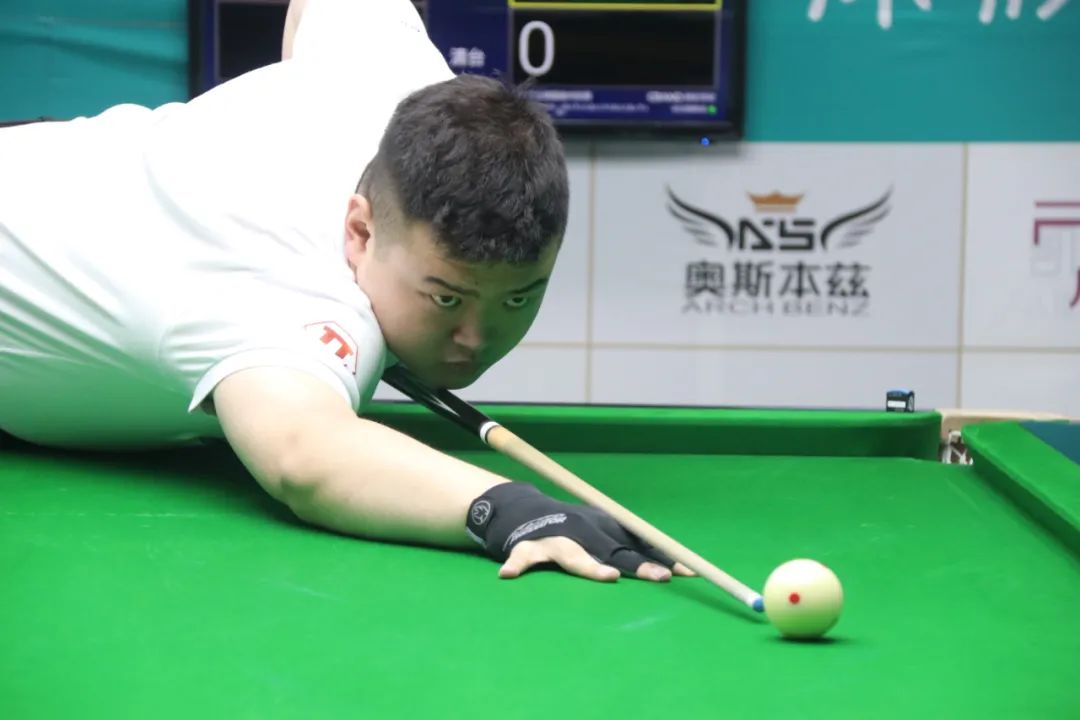 两队的对决 两队的对决