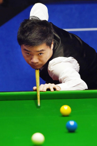 织雪地足球 织雪地足球